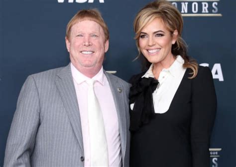 mark davis wife picture.